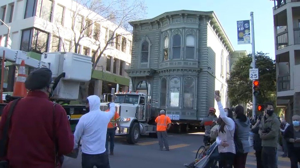 Abd’de 139 Yıllık 2 Katlı Ev Yeni Adresine Taşındı