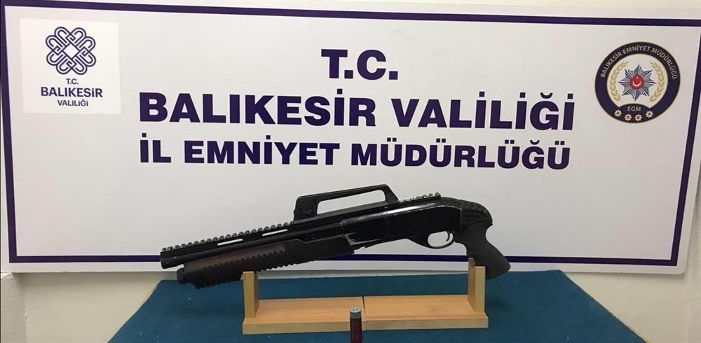 Balıkesir’de Polis 9 Aranan Şahsı Yakaladı