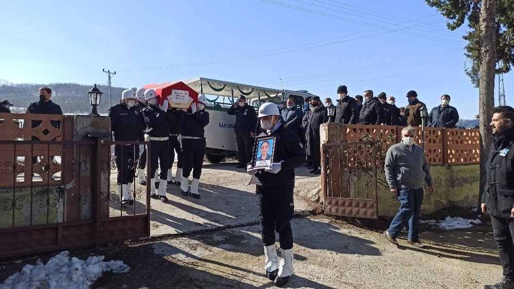 Polis Memuru Gözyaşları İçinde Son Yolculuğuna Uğurlandı