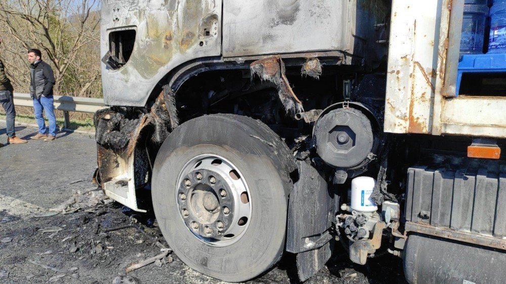 Su Kamyonu Alev Topuna Döndü