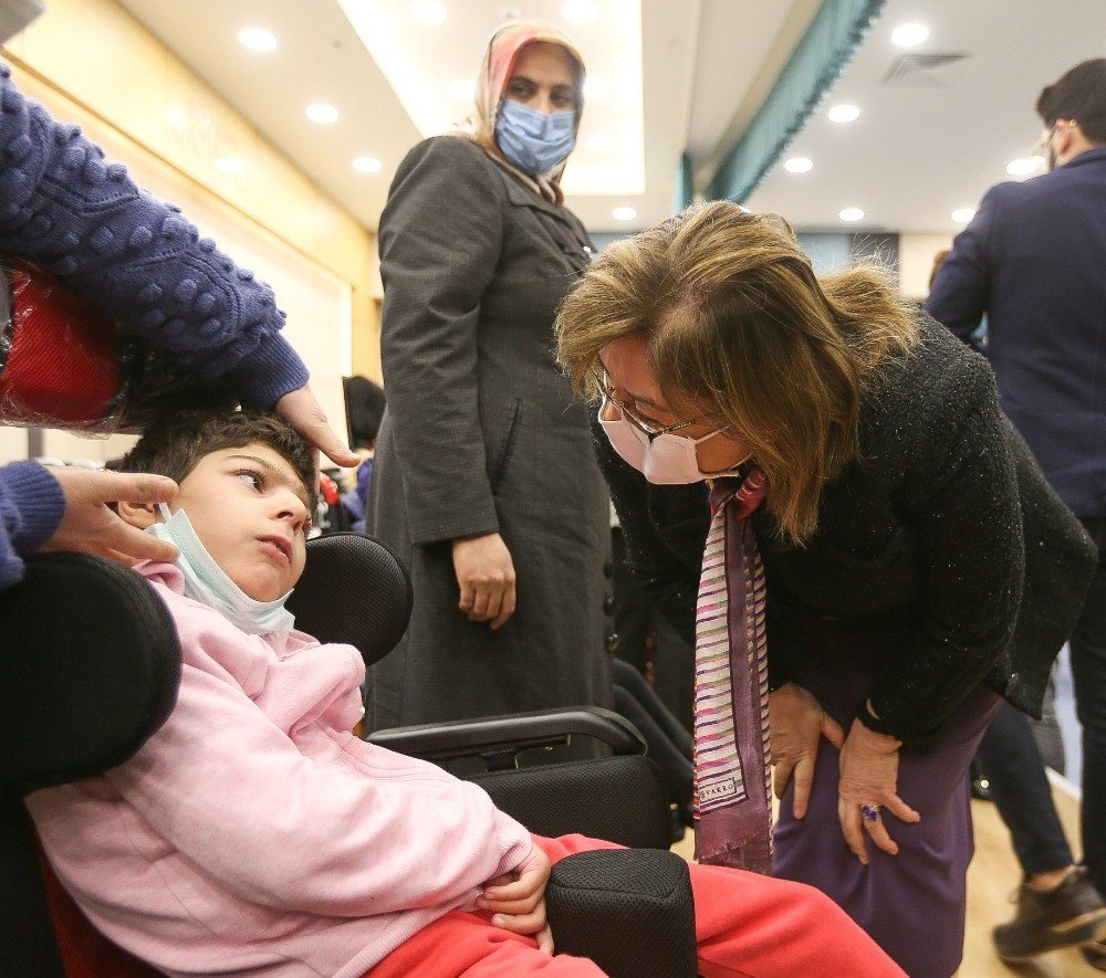 Engelli Bireyler Akülü Sandalye Ve Medikal Malzemelerine Kavuştu