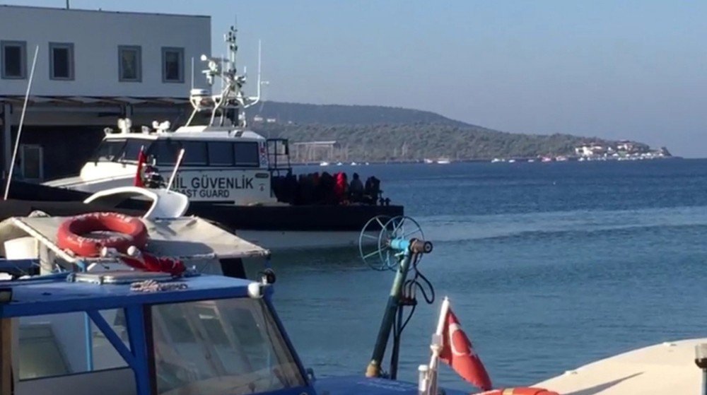 İ̇zmir’de 35 Düzensiz Göçmen Yakalandı