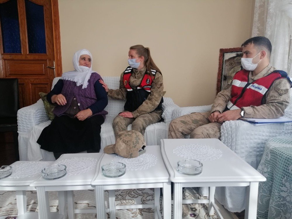 Kars’ta Jandarma Yaşlıları Unutmadı