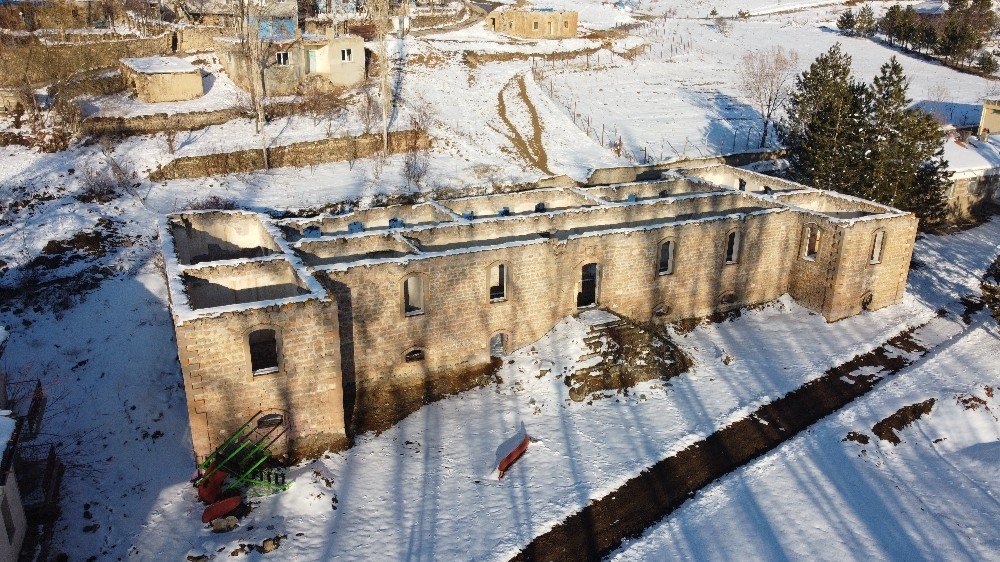 Atatürk’ün İsteği İle Yapılan Okul Tarihe Işık Tutuyor