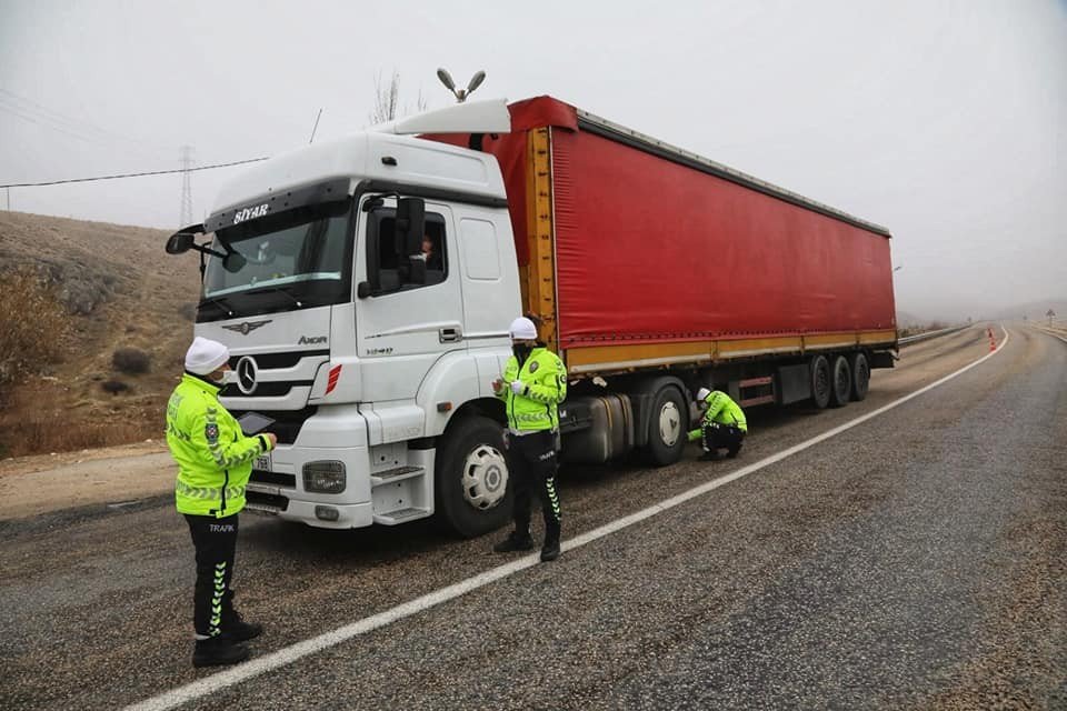 Kurallara Uymayan 231 Sürücüye Ceza