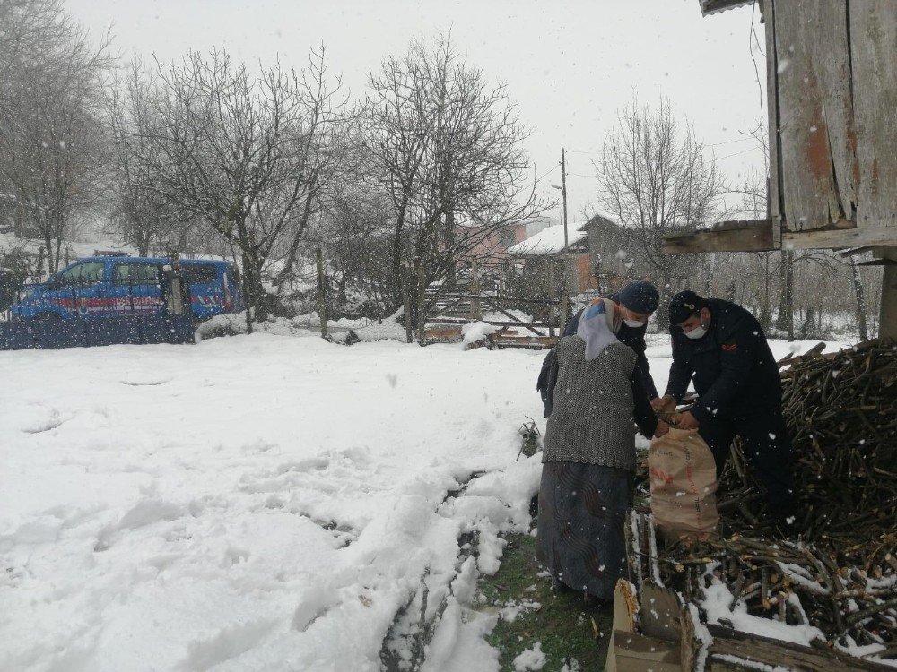 Jandarma’dan Örnek Davranış