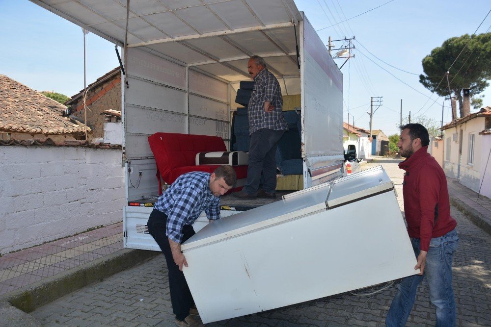 Şehzadeler Belediyesi ‘atma Paylaş’ Projesiyle Yüzleri Güldürüyor