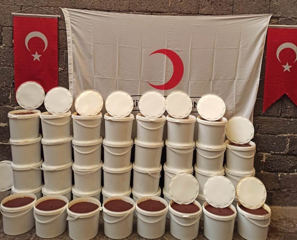 Kızılay Yardıma Muhtaç Aileleri Yalnız Bırakmadı