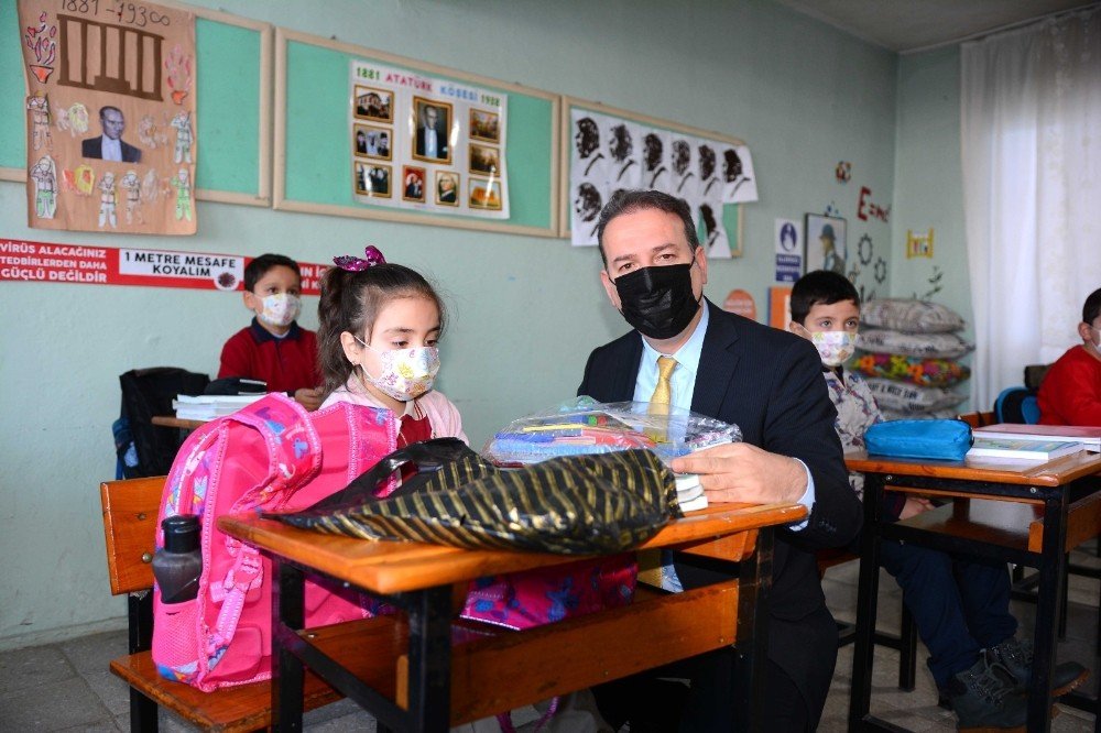 Zonguldak’ta Minikler Aylar Sonra Yeniden Sınıflarında