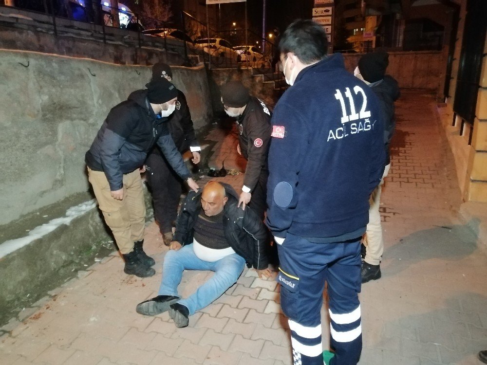 280 Promil Alkollü Adam Buzda Kayıp Beton Zemine Düşerek Ağır Yaralandı