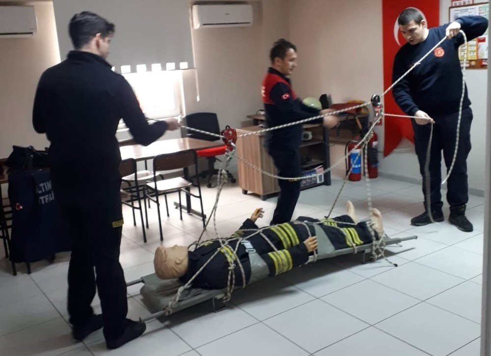 Altınova İtfaiyede Eğitimsiz Gün Yok
