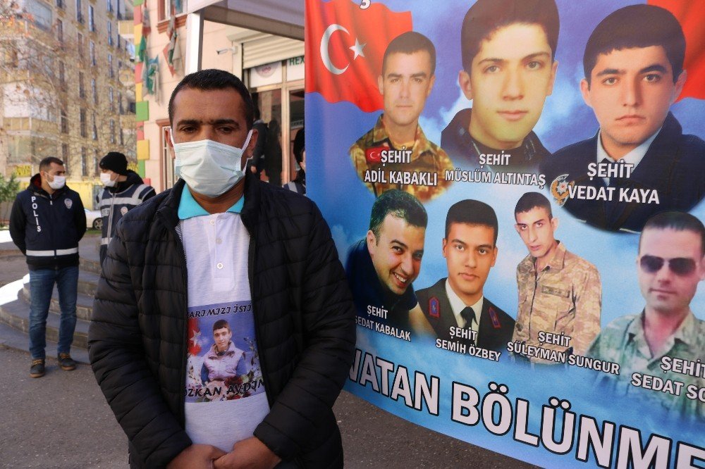 Hdp Önündeki Aileler 540 Gündür Çocuklarından Gelecek Haberi Bekliyor