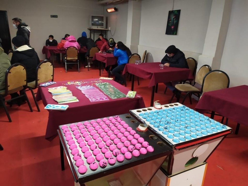 Tedbirleri Hiçe Sayarak Kumar Oynayan 236 Kişi Yakalandı