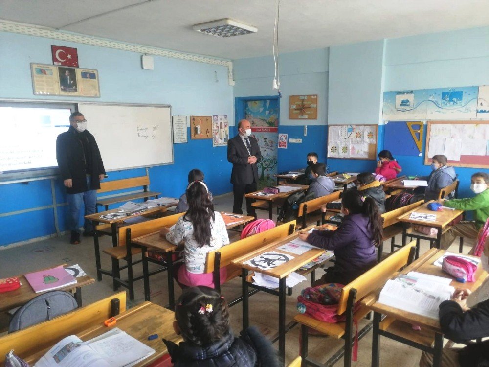 Müdür Cebeci: “temennimiz Okullarımızda Yüz Yüze Eğitimin Başlaması”