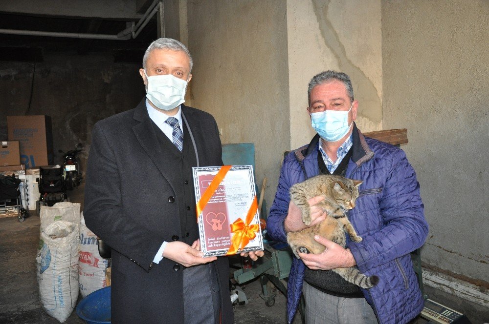 Duyarlı Muhtar Ödüllendirildi