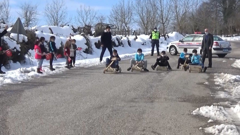 Okullarına Kavuşan Çocuklar Ralli Yaptı