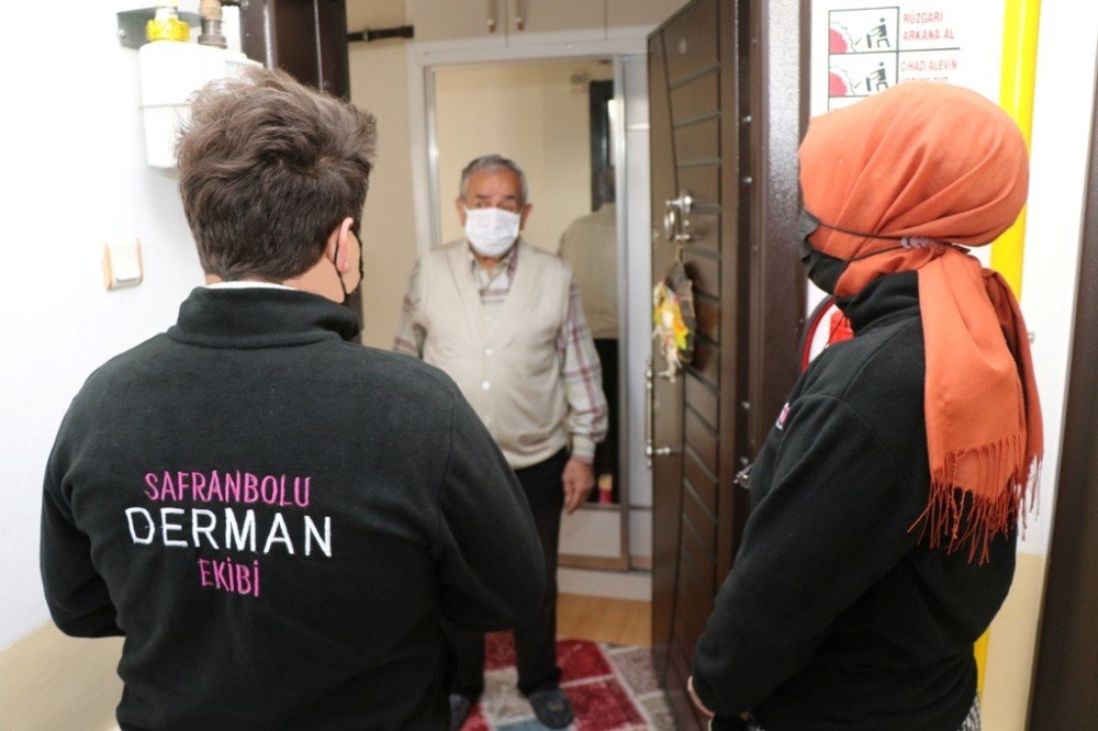 Safranbolu Belediyesi’nin “derman” Ekibi Vatandaşın Kapısını Çalıyor