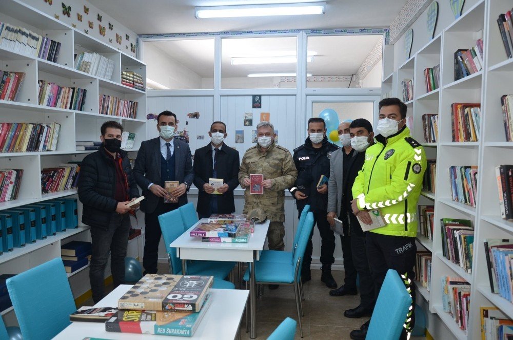 Kaymakam Çelik, Kütüphane Açılışına Katıldı
