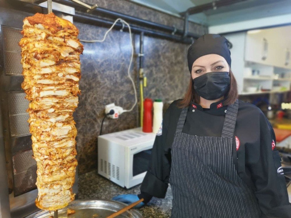 Tokat’ta Dönere Kadın Eli Değdi