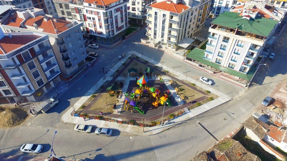 Atatürk Mahallesi Parkı Hazır