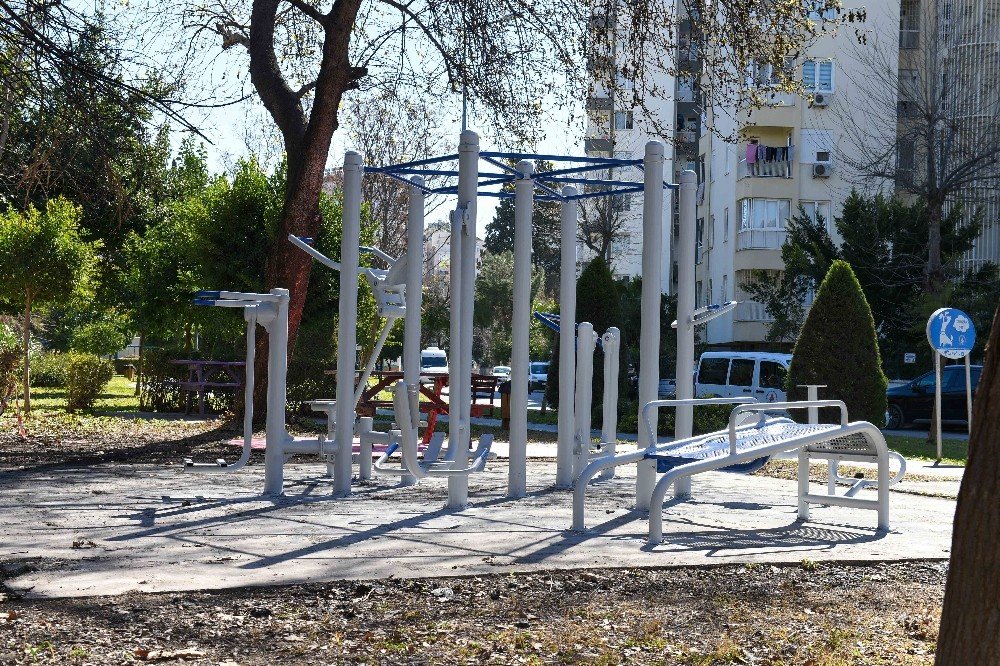 Muratpaşa’da Yangında Zarar Gören Park Yenilendi