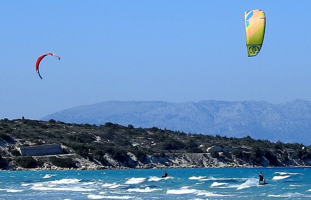 Çeşme’de Şubat Ayında Kite Surf Keyfi