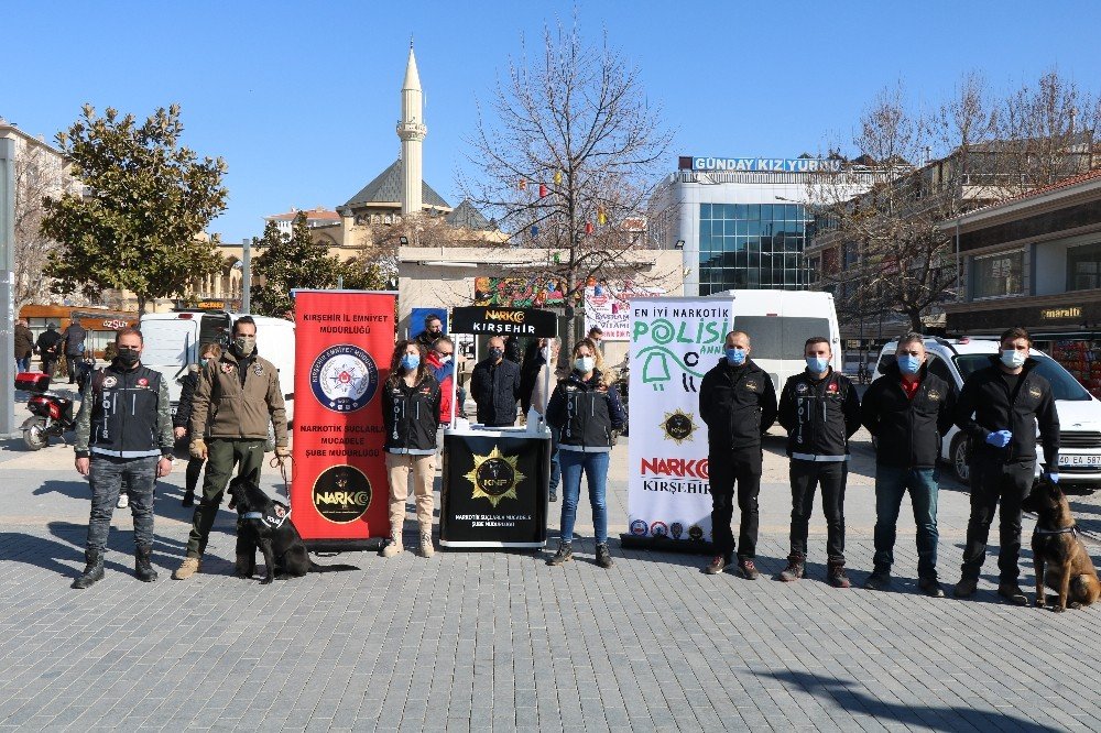 Narkotik Bilgilendirmesinde Çocukların Narkotik Köpeklere İlgisi