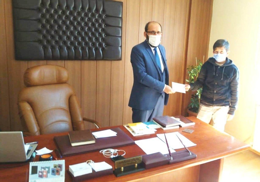 Hisarcık Müftüsü Akyol, Başarılı Öğrencileri Ödüllendirdi