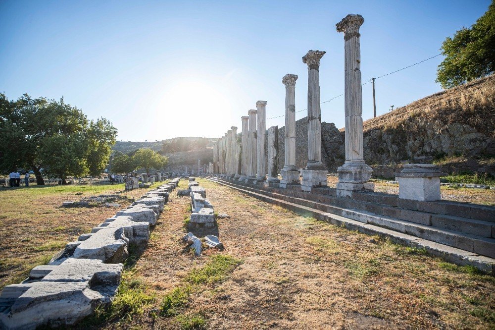 Büyükşehirden Bergama’da Zeus Sunağı Toplantısı