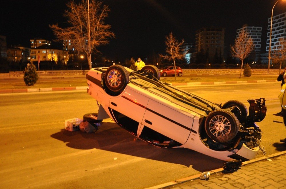 Köpeğe Çarpmamak İçin Direksiyonu Kırınca Takla Attı