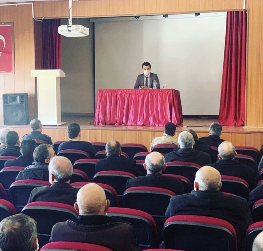Kaymakam İ̇nam Muhtarlarla Buluştu