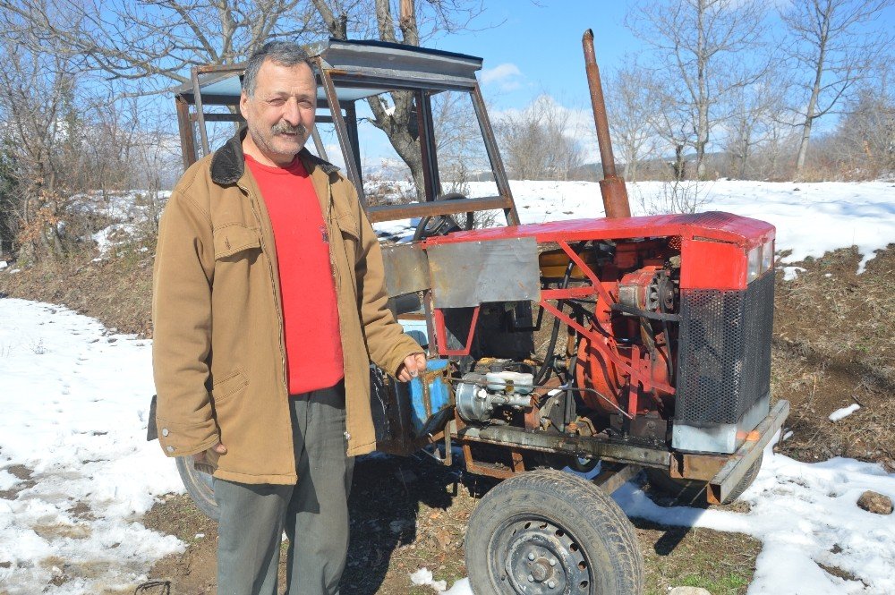 Çiftçi Kendi Traktörünü Yaptı