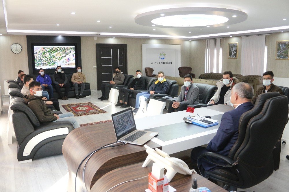 Ak Partili Gençlerden Başkan Öztürk’e Ziyaret