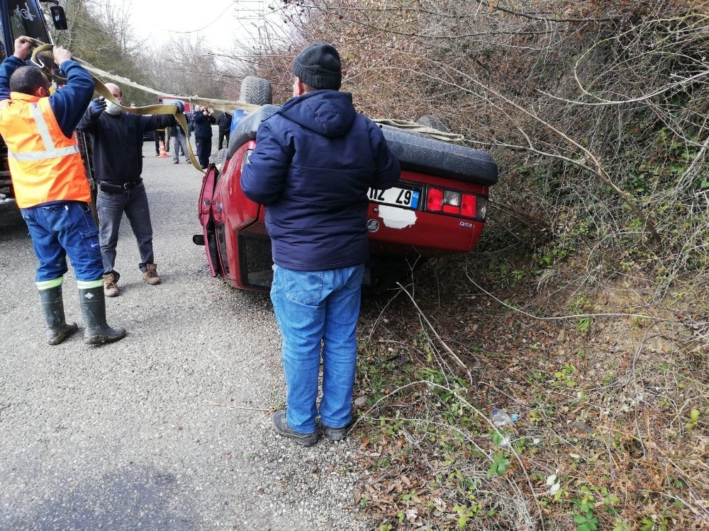 Kontrolden Çıkan Araç Takla Attı: 1 Yaralı
