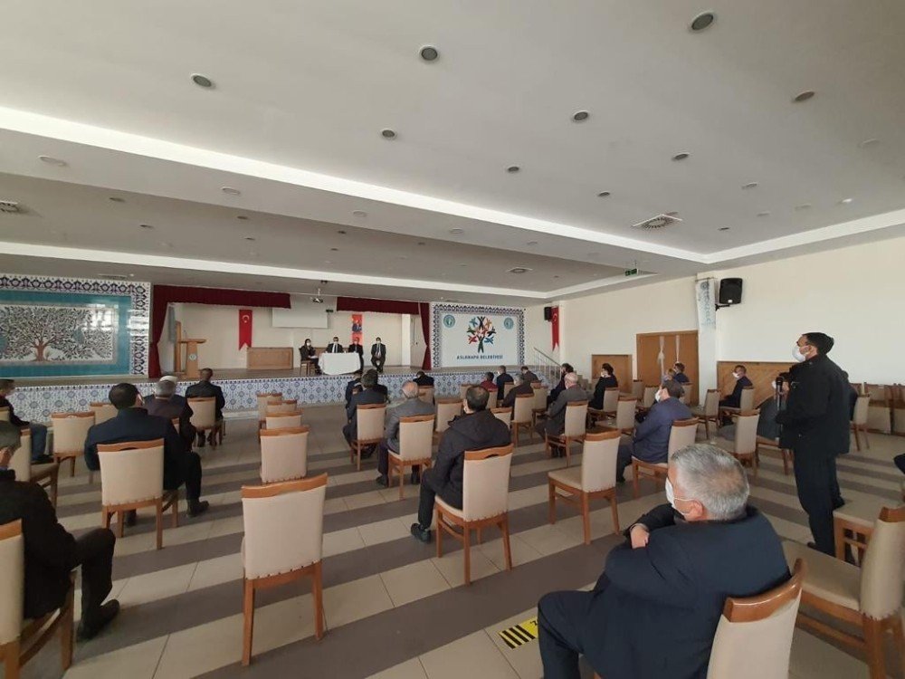 Aslanapa’da Muhtarlar Toplantısı