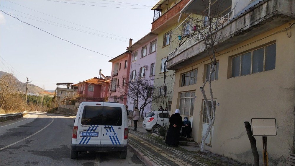 Yaşlı Çift Evlerinde Ölü Olarak Bulundu