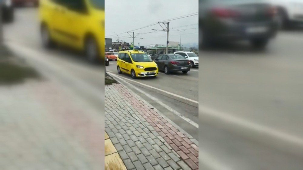Ters Şeride Giren Şoför Trafiği Birbirine Kattı