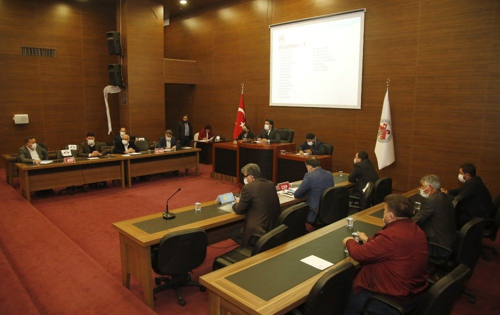 Döşemealtı Belediyesi Esnaftan Ve Aile Hekimlerinden 6 Ay Kira Almayacak