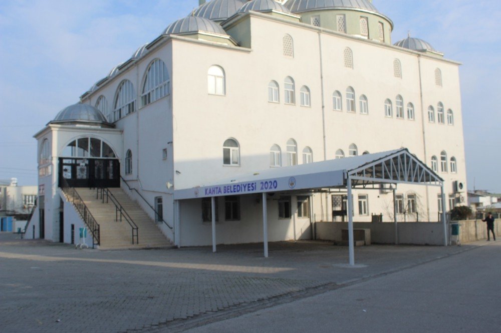 Kahta Belediyesi Camilere Sahip Çıkıyor