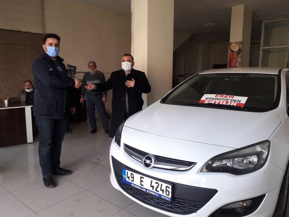 İ̇kinci El Otomobil Almak İçin Kilometrelerce Yol Geldiler