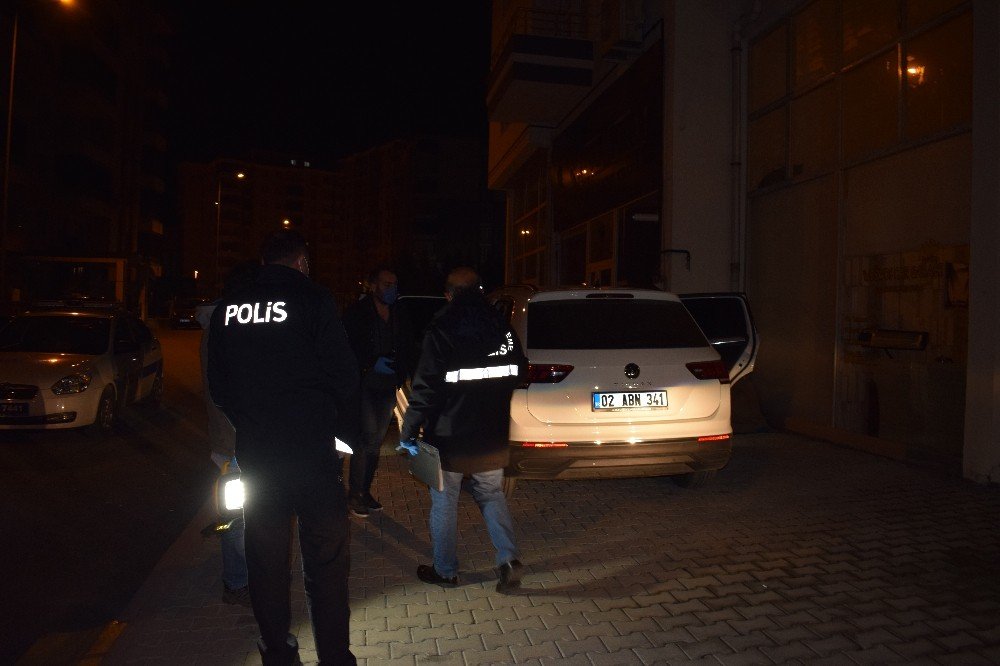 Polisin ’dur’ İhtarına Uymayarak Kaçtı, Aracının İçinden 2 Adet Pompalı Tüfek Çıktı
