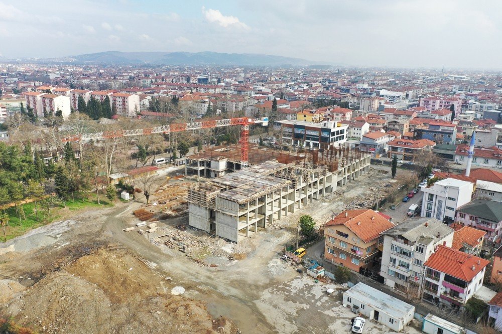 48 Derslikli Yeni Eğitim Külliyesi Yükseliyor