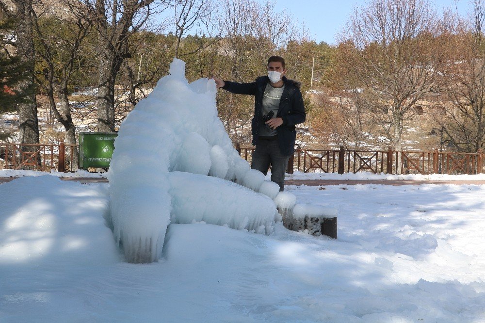 Önce Patladı Sonra Dondu, Ortaya İlginç Görüntüler Çıktı