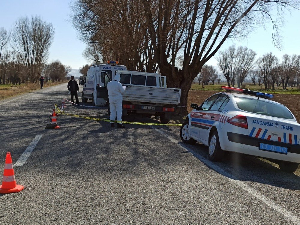 Yol Kenarında Kadın Cesedi Bulundu