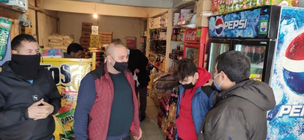 Esnafın Borç Defterini Kayyum Başkan Kapadı