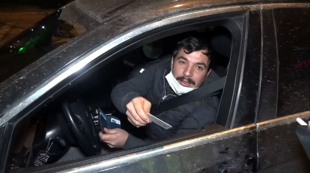 Sürücü Ve Yolcunun Polis Memuruyla İlginç Diyaloğu
