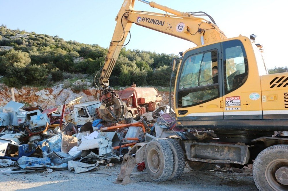 Bodrum’daki Hurdalar Geri Dönüşüme Gidiyor