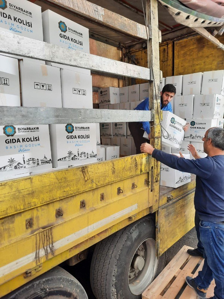 Diyarbakır Büyükşehir Belediyesi, Esnaf Ve Çalışanlarını Yalnız Bırakmıyor