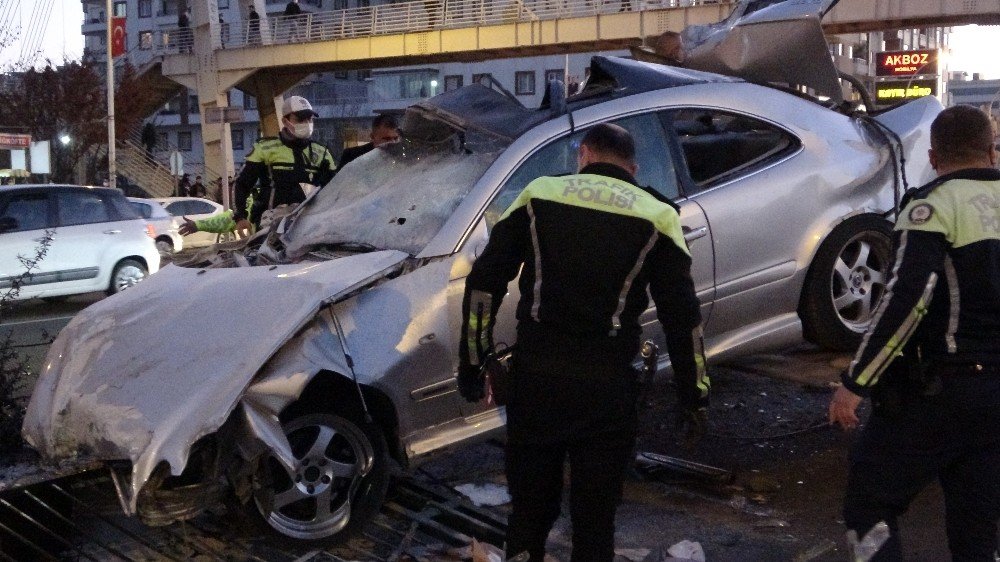 Diyarbakır’da Feci Kaza: 2’si Ağır 3 Yaralı