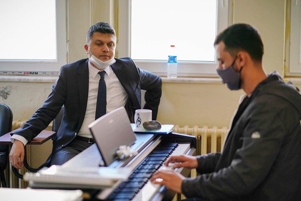 Silvan Kaymakamı Öztürk Halk Eğitim Merkezindeki Kursları İnceledi